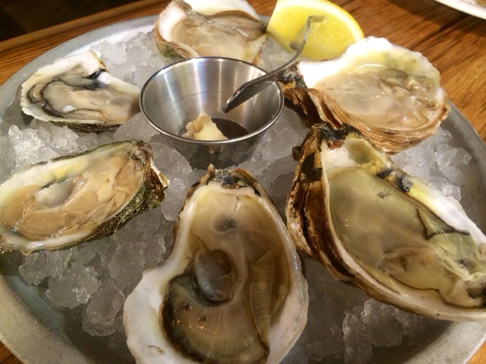 Draft Shack Oyster Bar happy hour specials