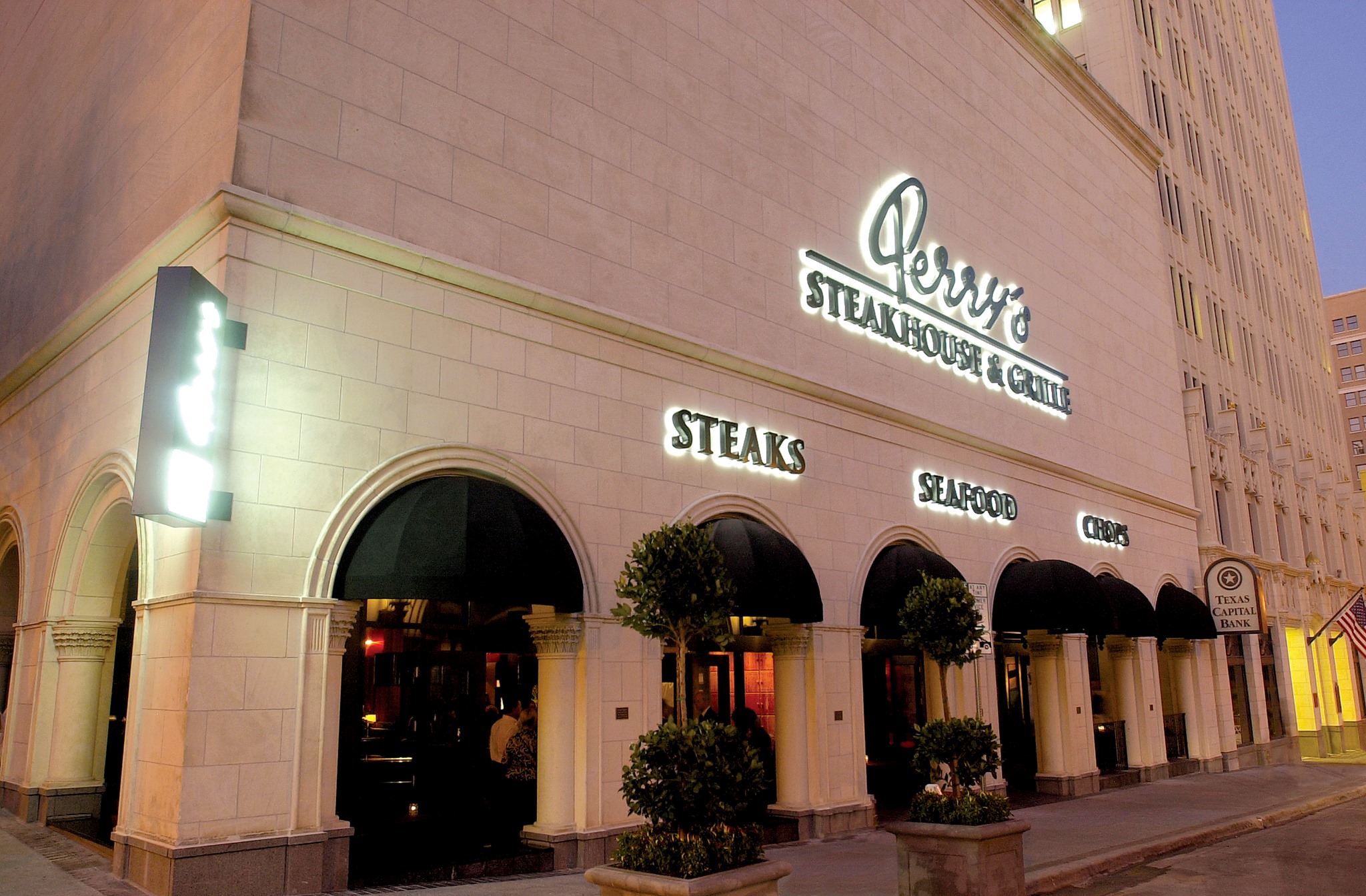 Perry's Steakhouse & Grille happy hour specials